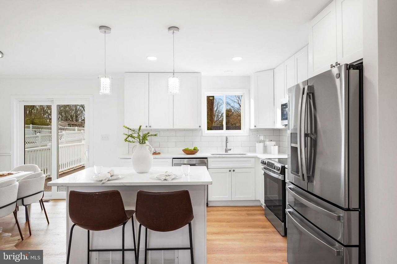 1015 Mount Holly Dr - Photo 6 of 50