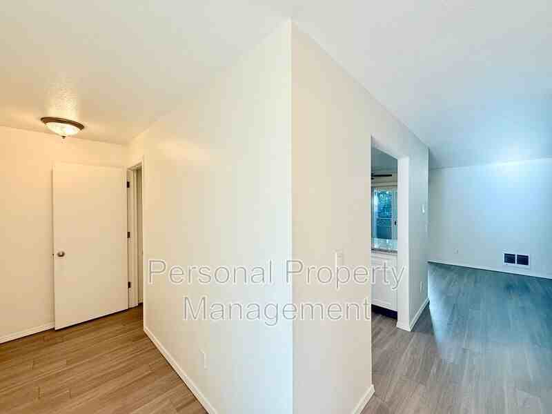 3412 Ne 66th Ave #A12 - Photo 5 of 14