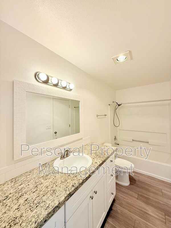 3412 Ne 66th Ave #A12 - Photo 6 of 14