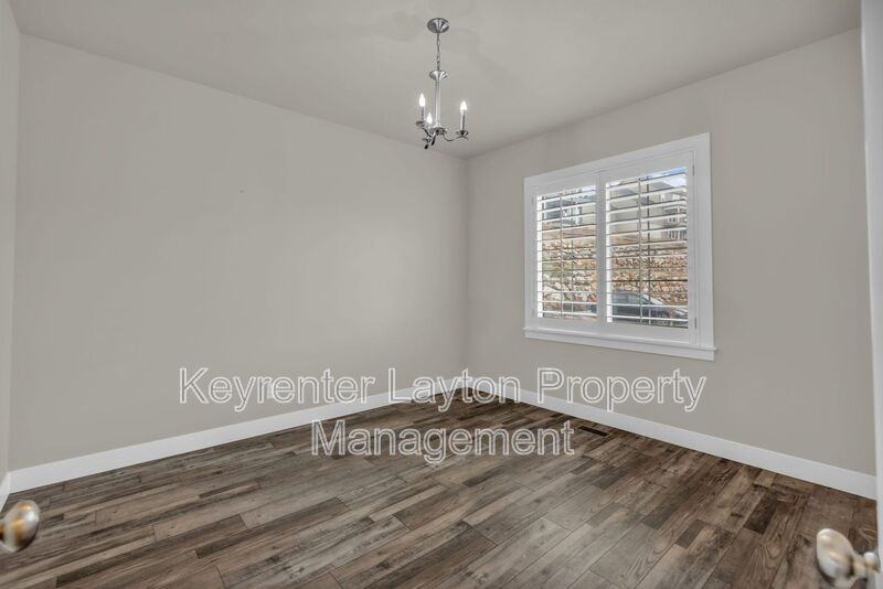 1447 E Daylily Ct - Photo 5 of 40