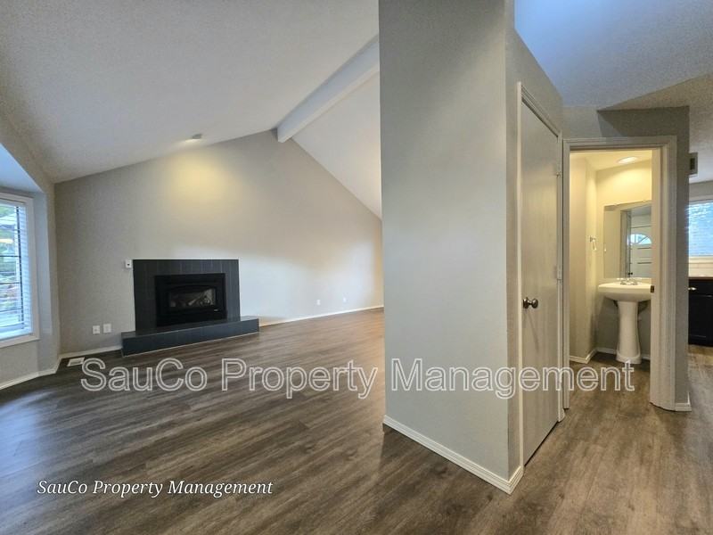 7176 Sw 161st Ter - Photo 3 of 31