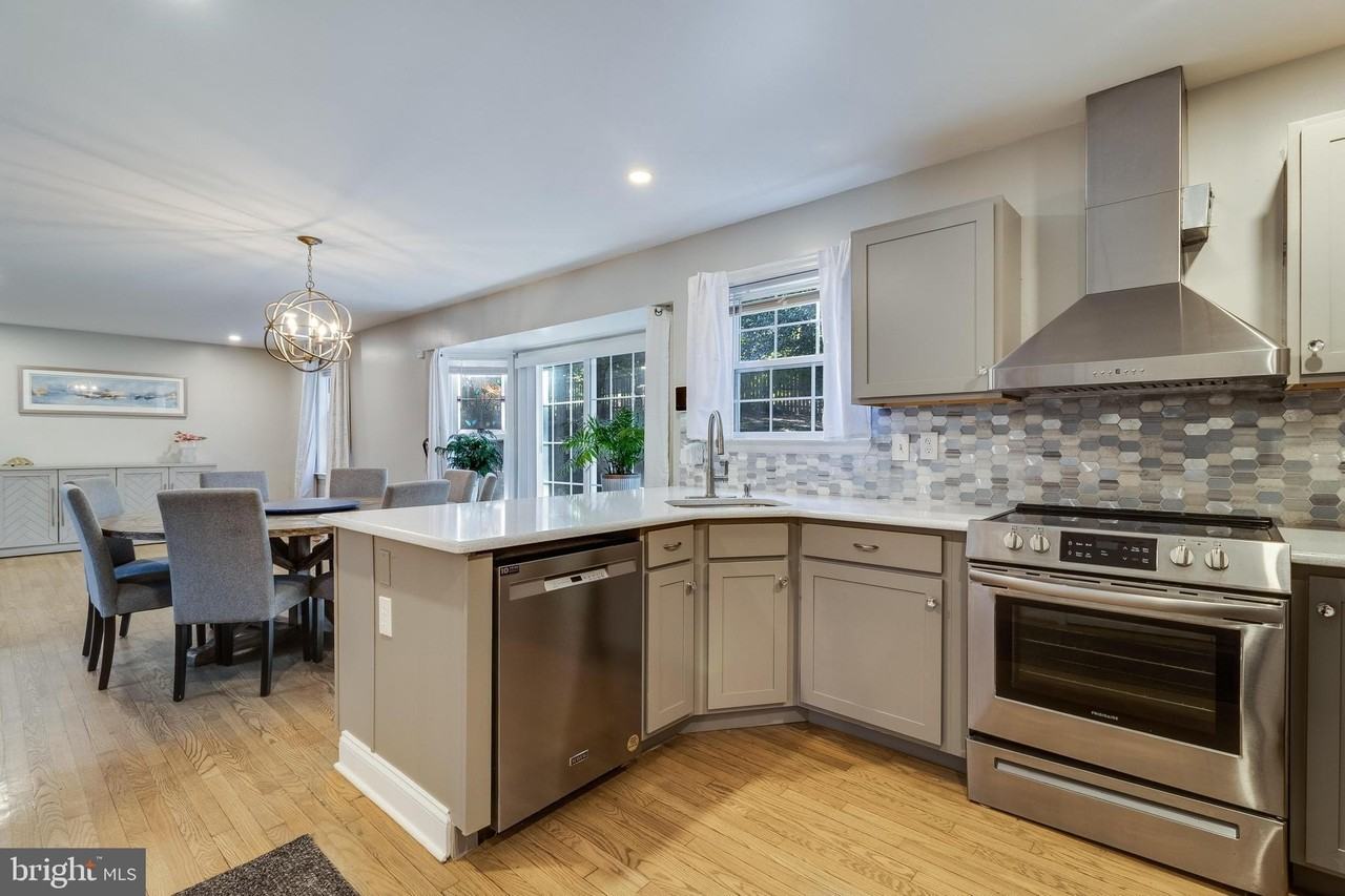 1706 Market St - Photo 2 of 35