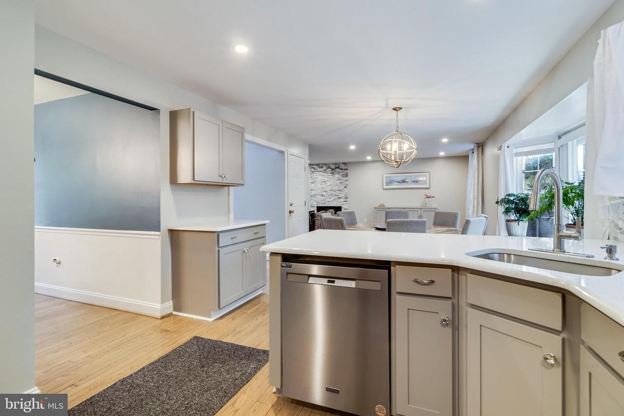 1706 Market St - Photo 5 of 35