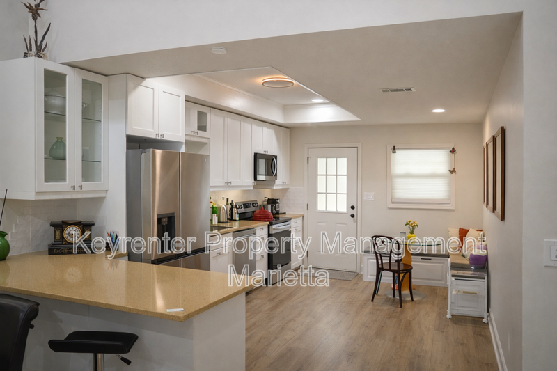 603 Serramonte Dr - Photo 4 of 18