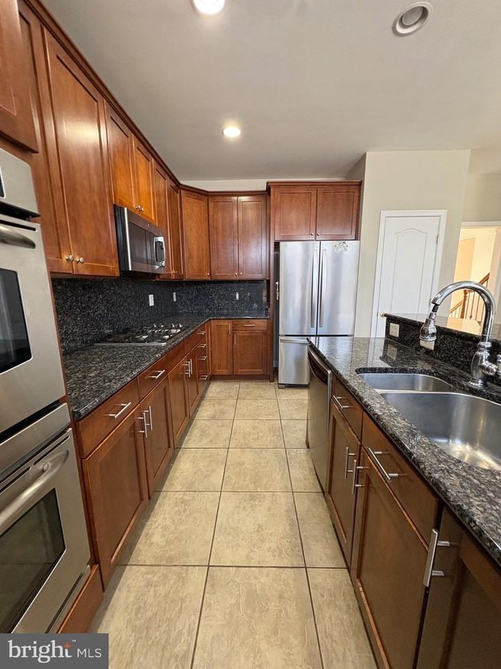 14842 Potomac Corner Ln - Photo 5 of 50