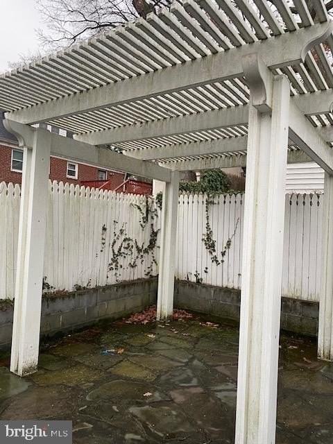 2204 Gaylord Dr - Photo 5 of 41