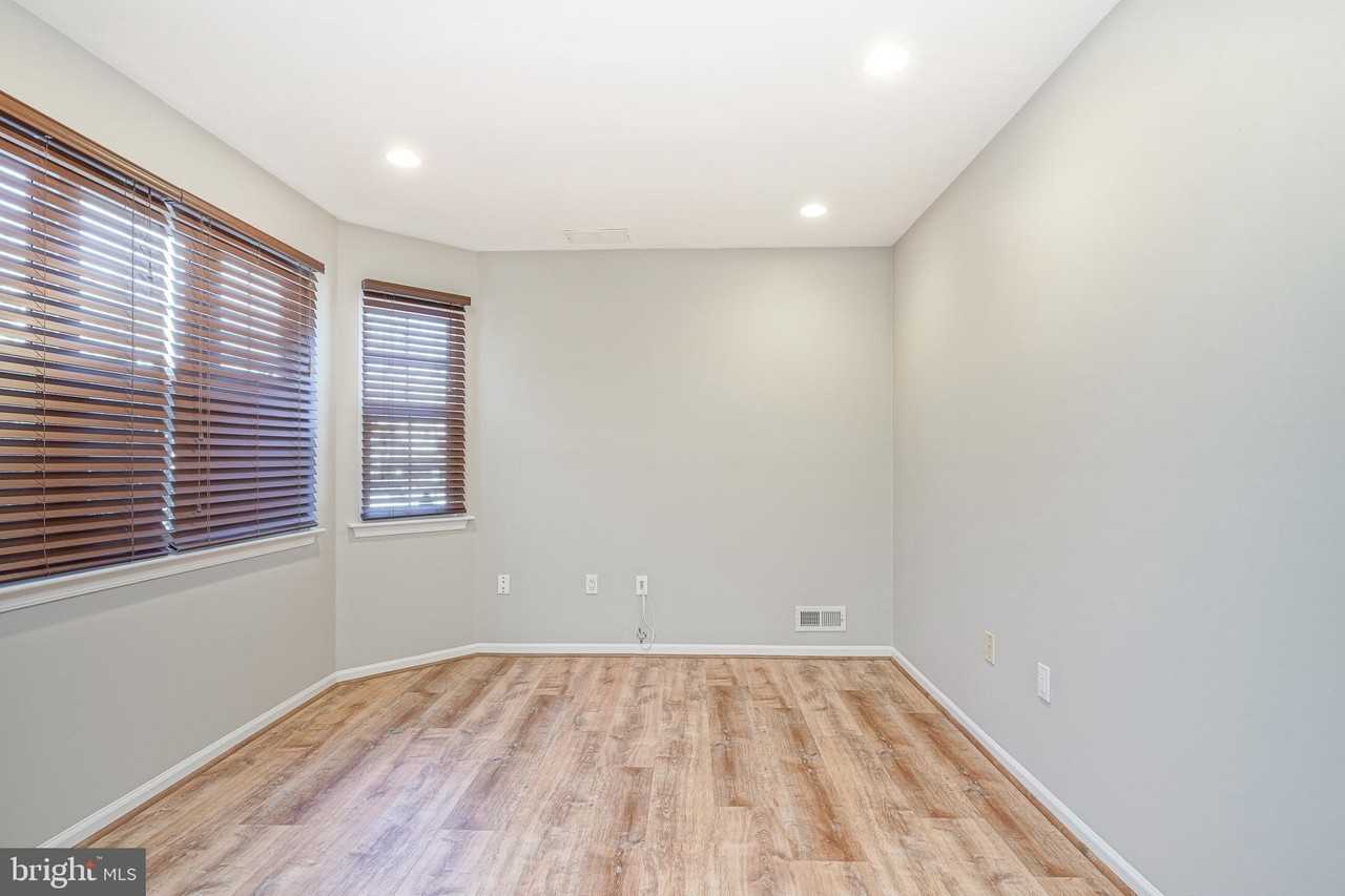 82 Woodlake Dr - Photo 4 of 30