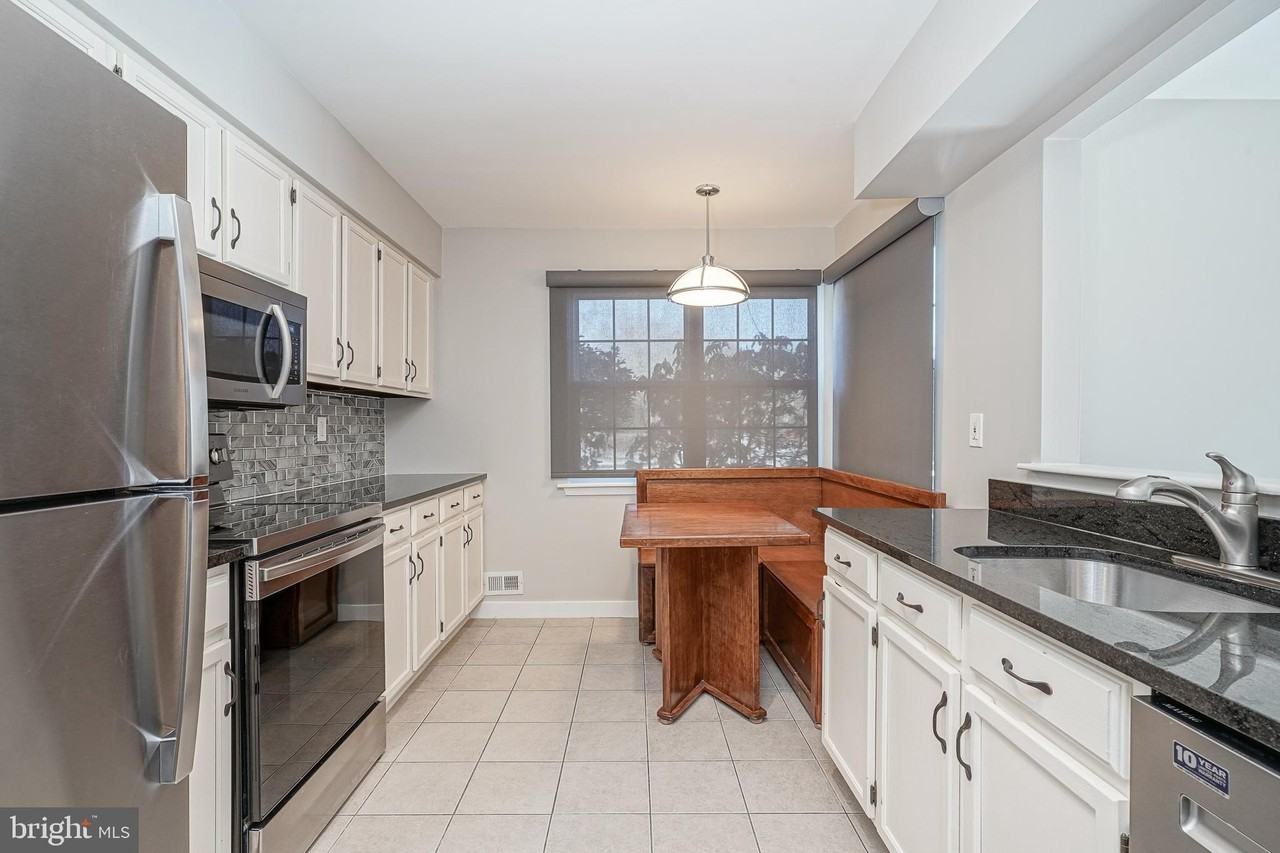 82 Woodlake Dr - Photo 6 of 30