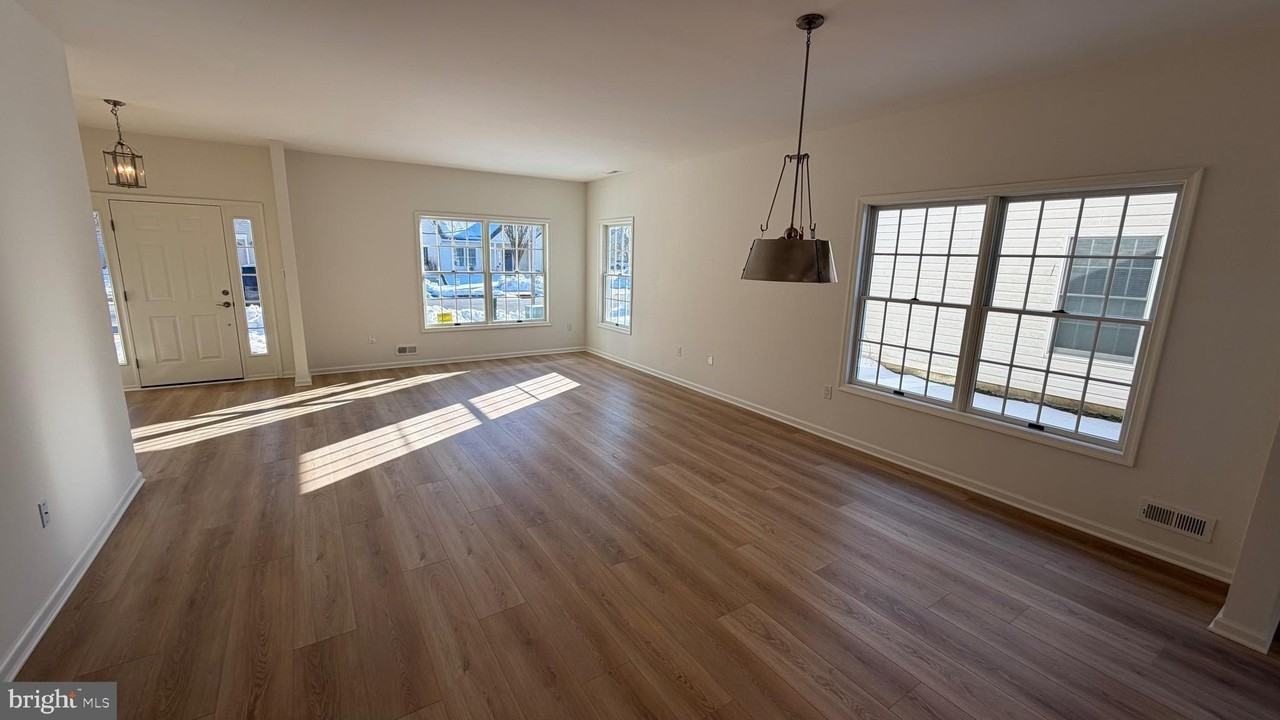 49 Wagon Wheel Ln - Photo 3 of 13