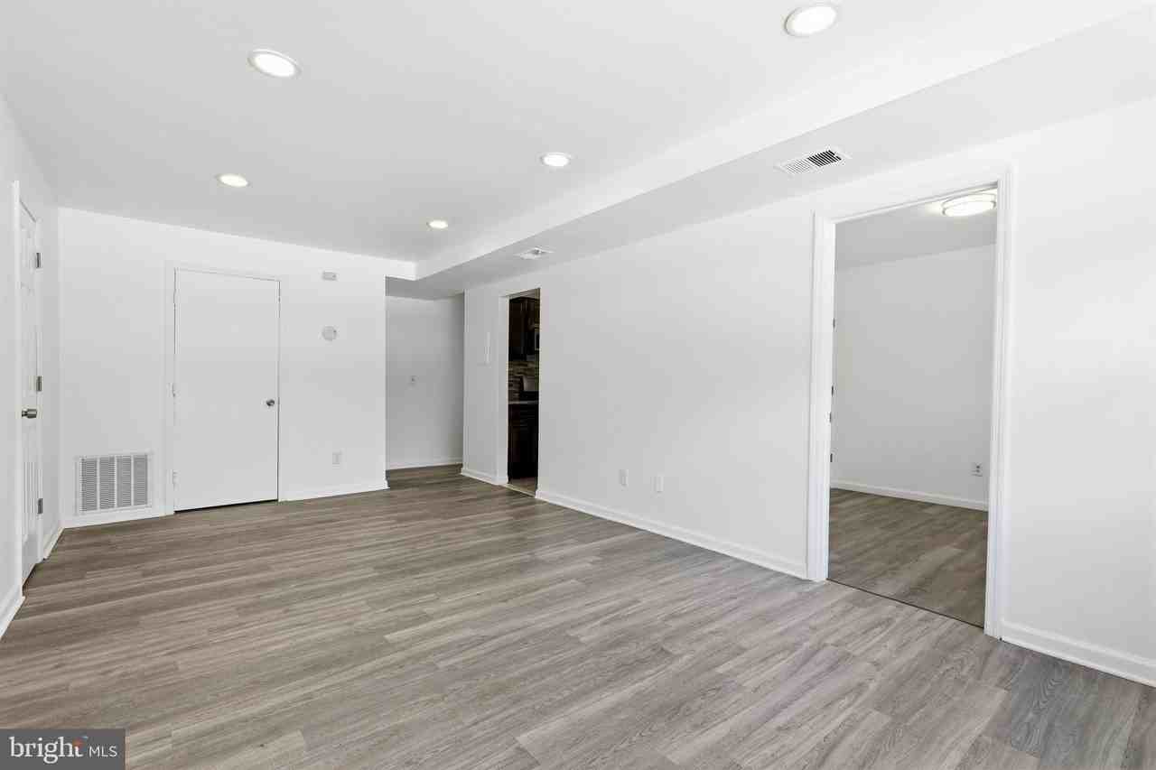 125 College Dr - Photo 3 of 15