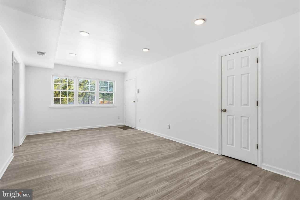 125 College Dr - Photo 5 of 15