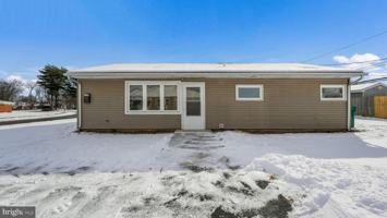 featured image of 11 Glenwood Ln