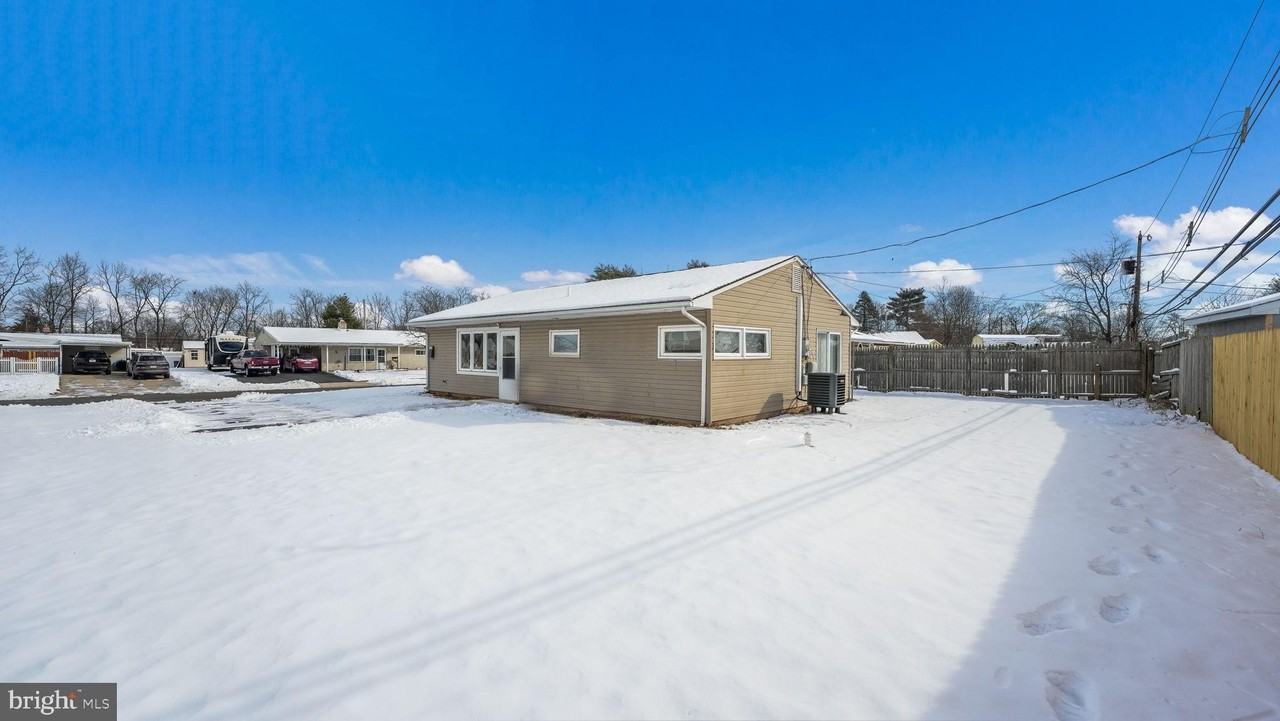 11 Glenwood Ln - Photo 2 of 22