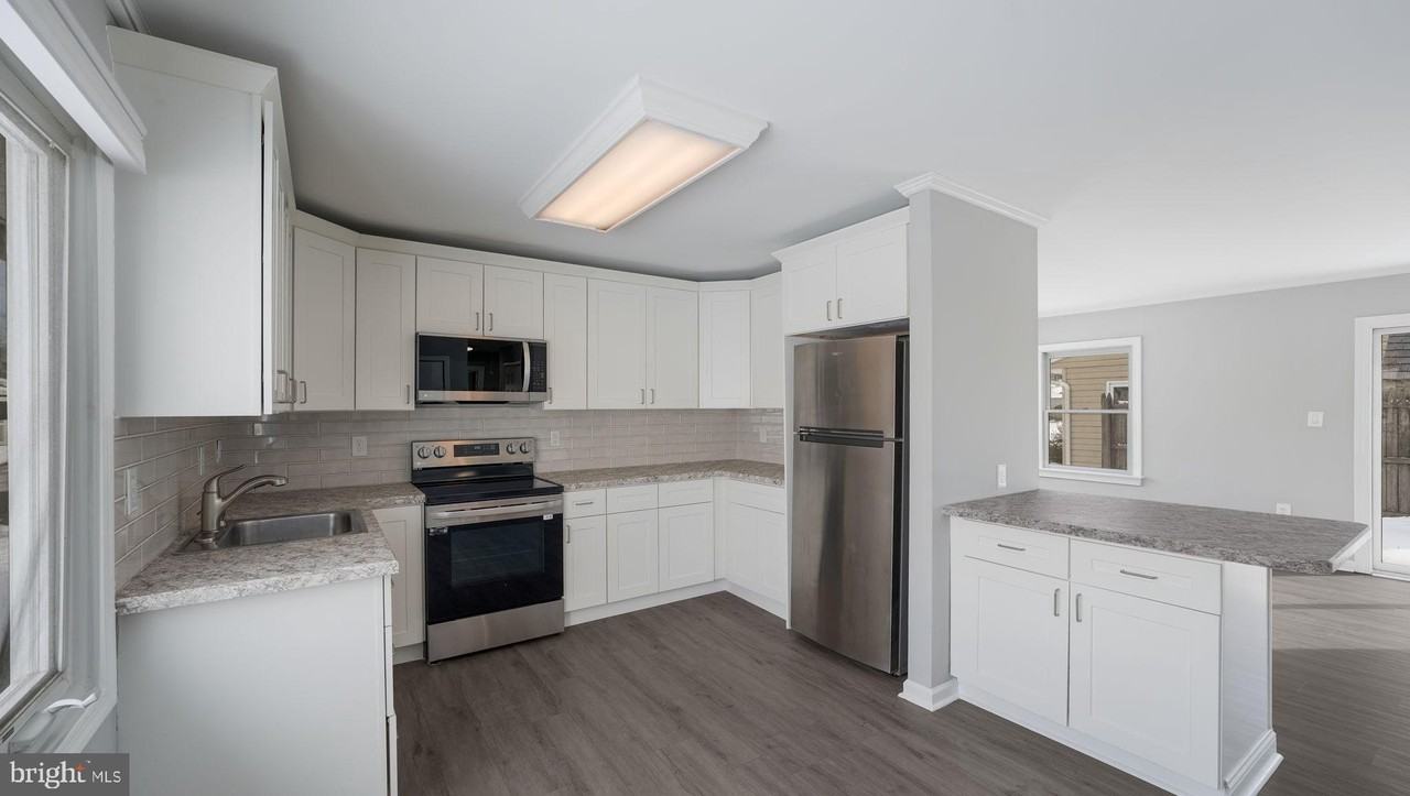 11 Glenwood Ln - Photo 5 of 22