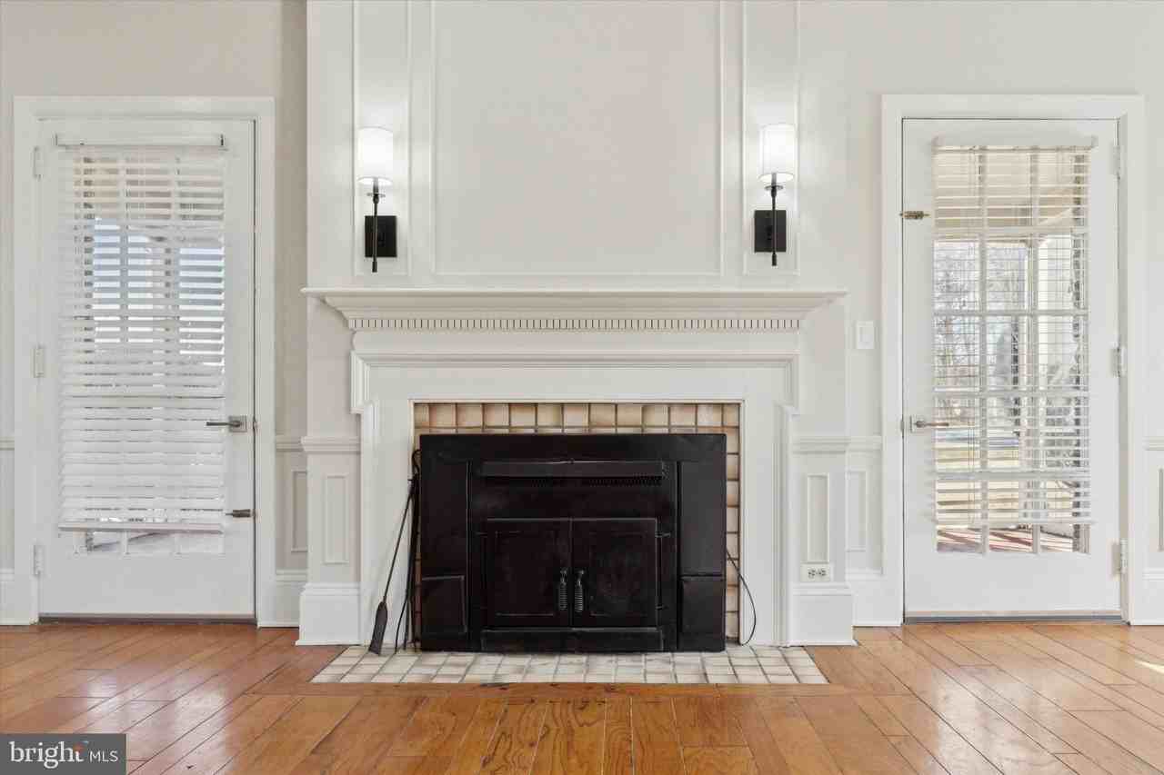 1329 Olive St - Photo 7 of 35