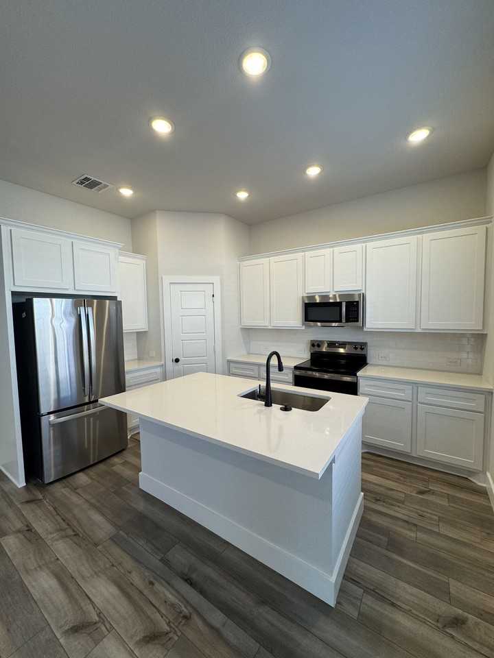 White St #817 - Photo 3 of 8