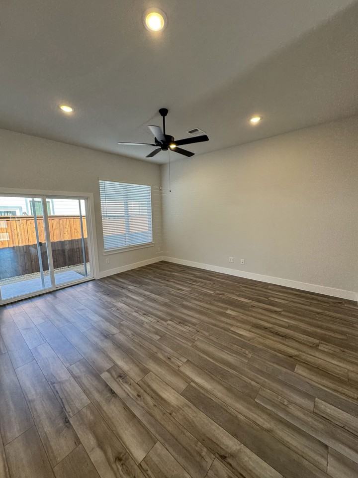 White St #817 - Photo 4 of 8