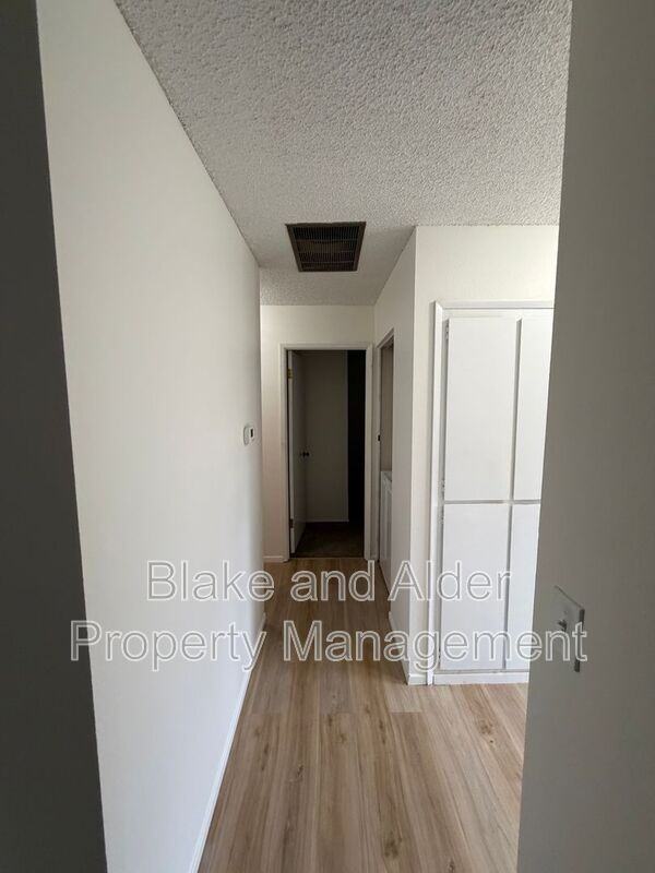 5533 Sw Lombard Ave - Photo 4 of 21