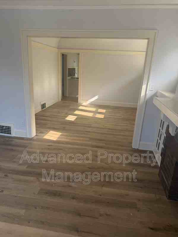 2542 N 50th St #2544 - Photo 3 of 6