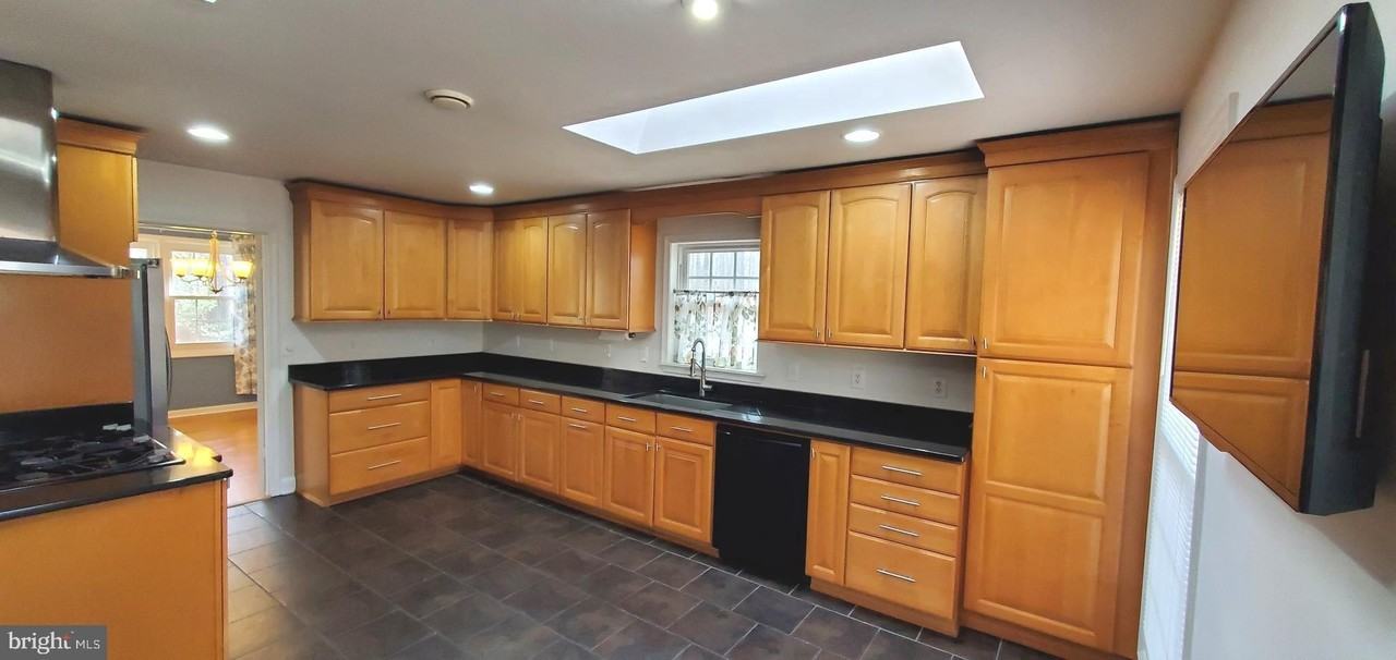 2521 Farrier Ln - Photo 2 of 15