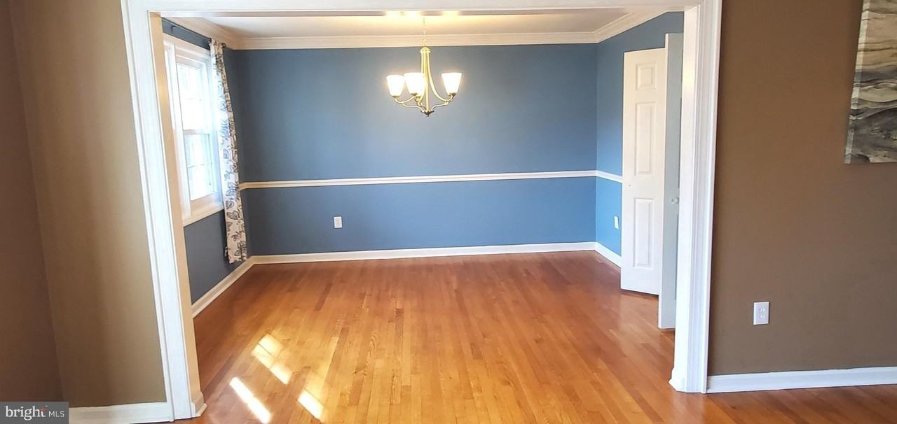 2521 Farrier Ln - Photo 5 of 15