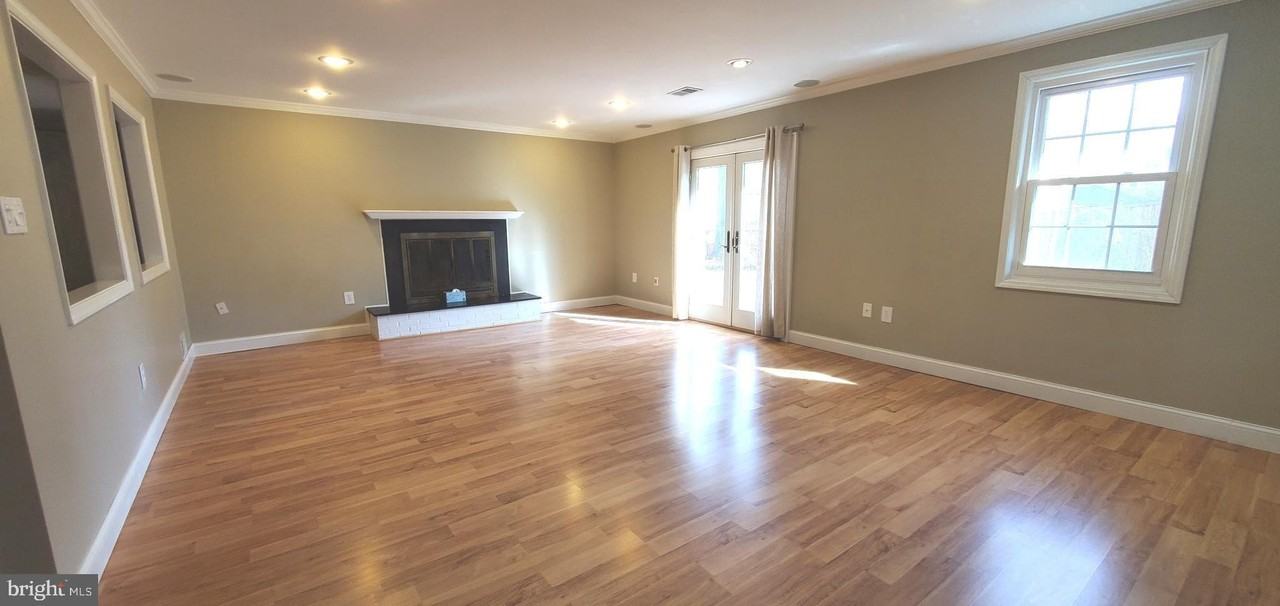 2521 Farrier Ln - Photo 7 of 15