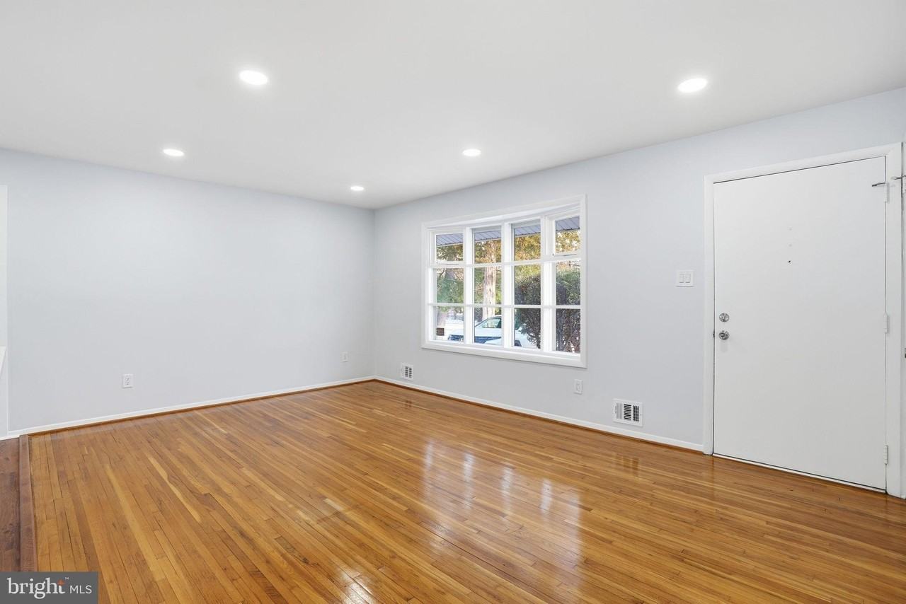 6427 Pima St - Photo 4 of 35