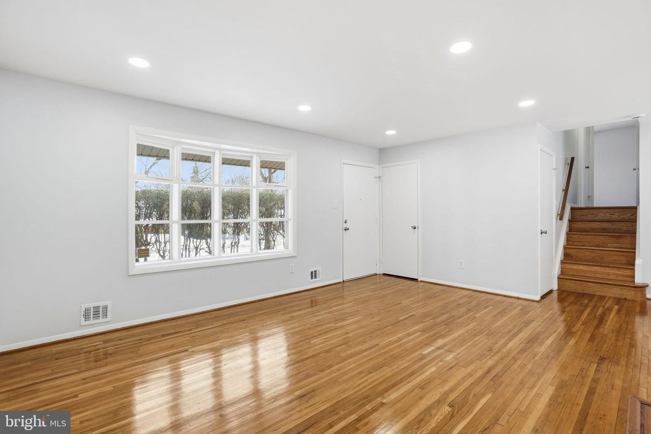 6427 Pima St - Photo 6 of 35