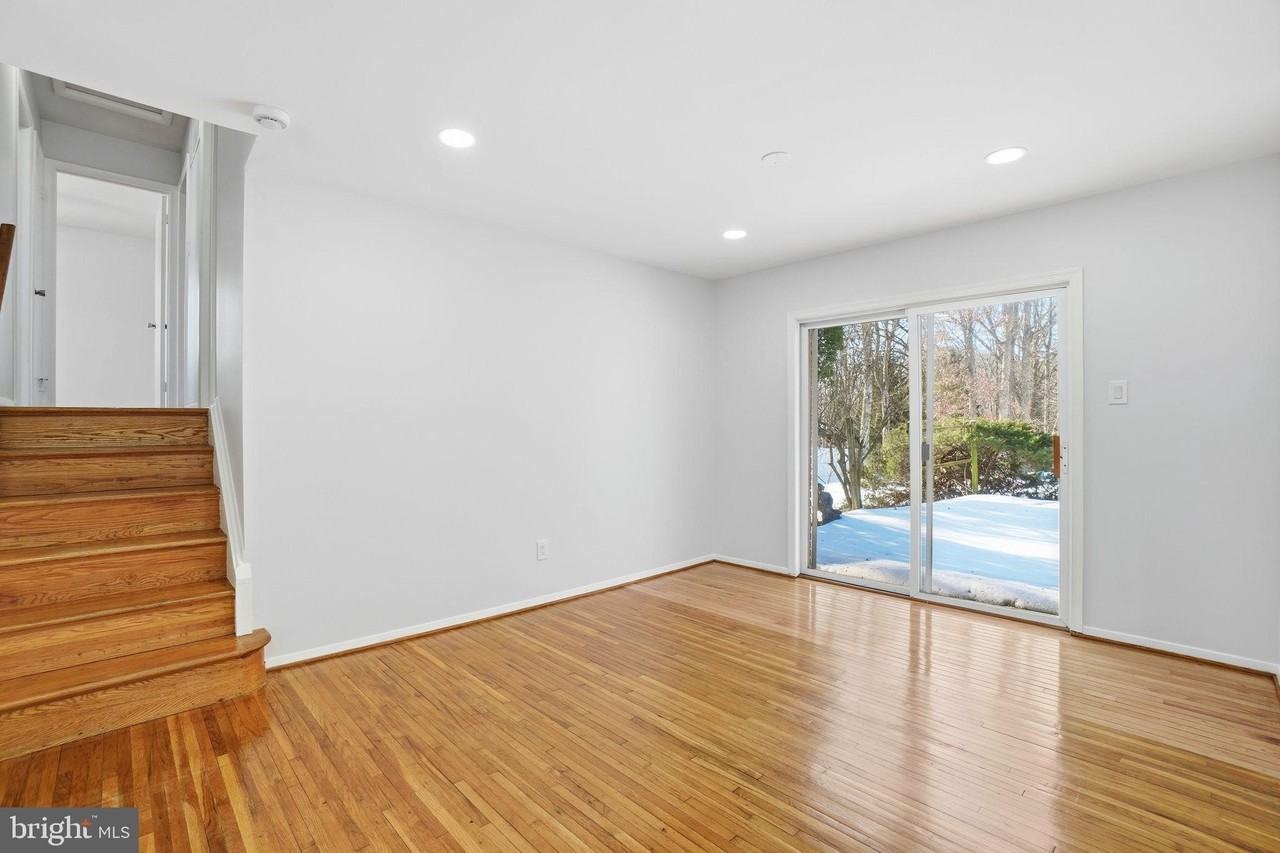 6427 Pima St - Photo 7 of 35