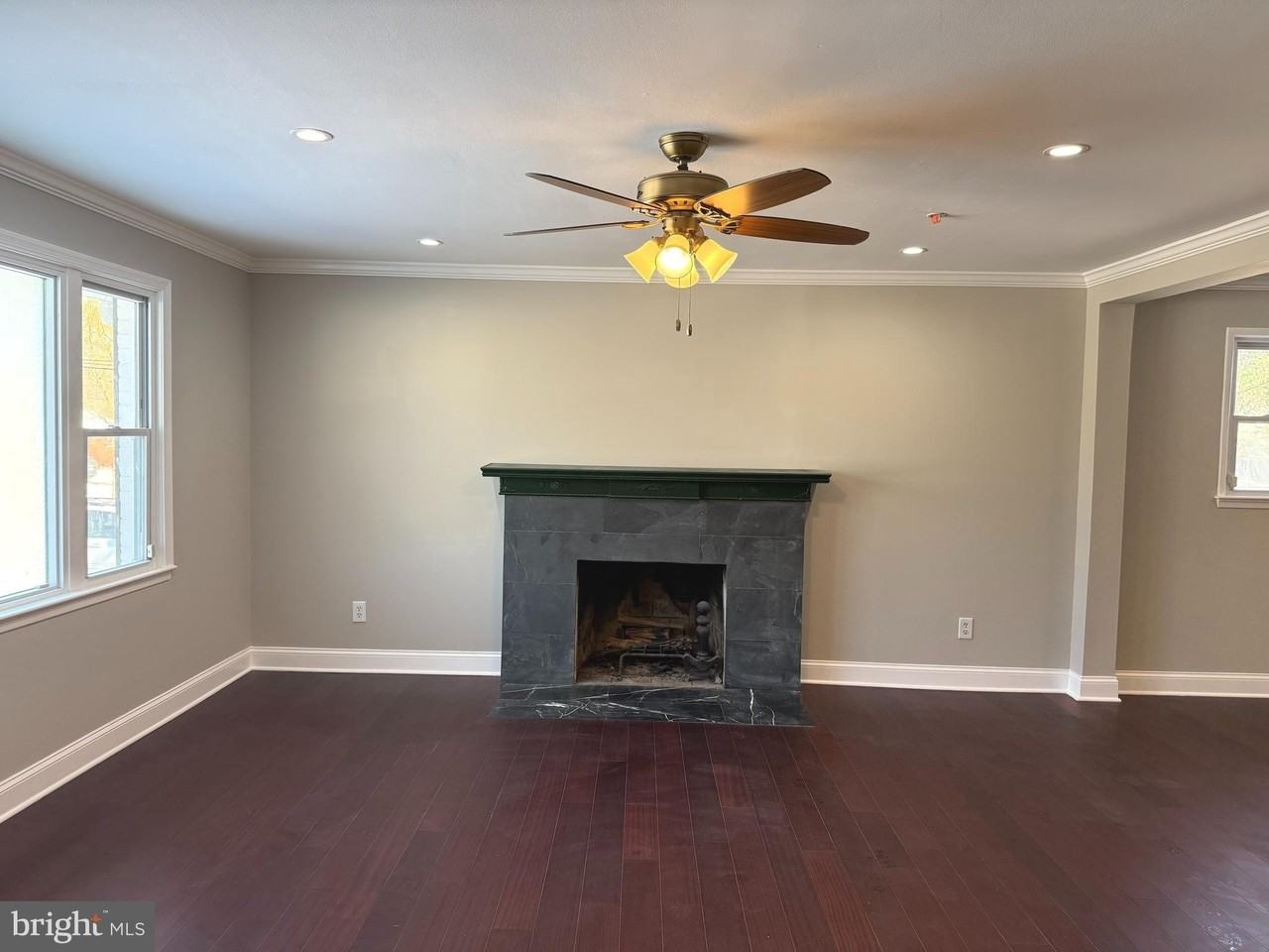 7419 Farnum St - Photo 6 of 28