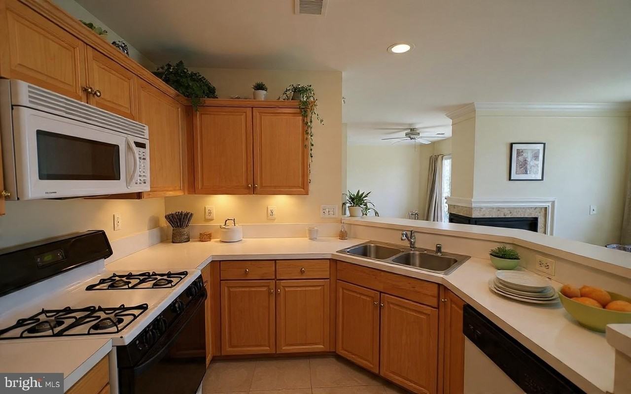 45460 Conductor Ter Unit 300 #300 - Photo 3 of 17