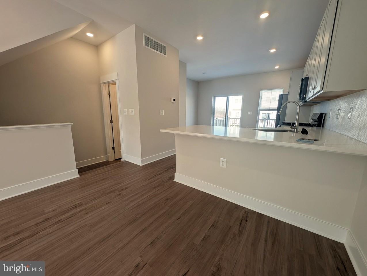 22892 Tawny Pine Sq - Photo 7 of 27