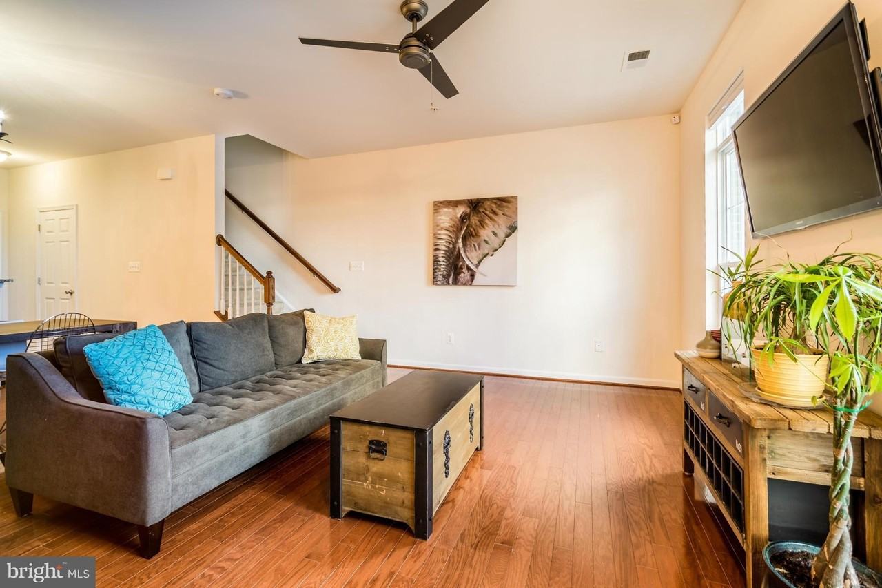 43791 Kingston Station Ter - Photo 3 of 25