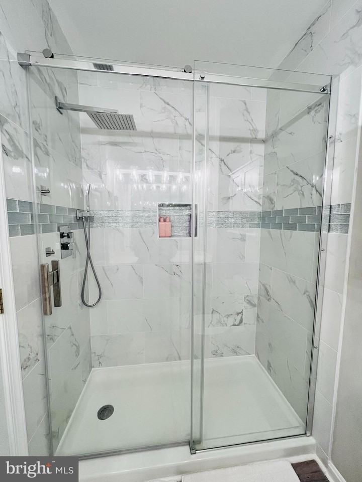 46375 Pryor Sq - Photo 4 of 7