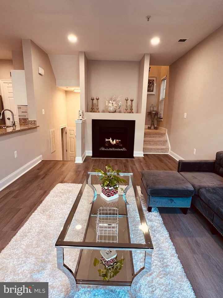 46375 Pryor Sq - Photo 6 of 7