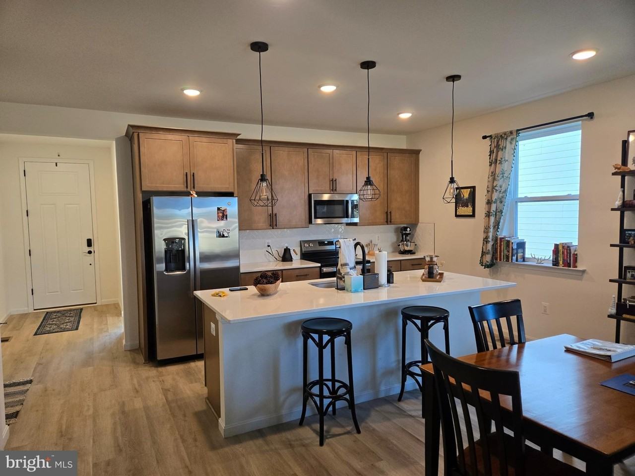 609 Clover Ln - Photo 2 of 19