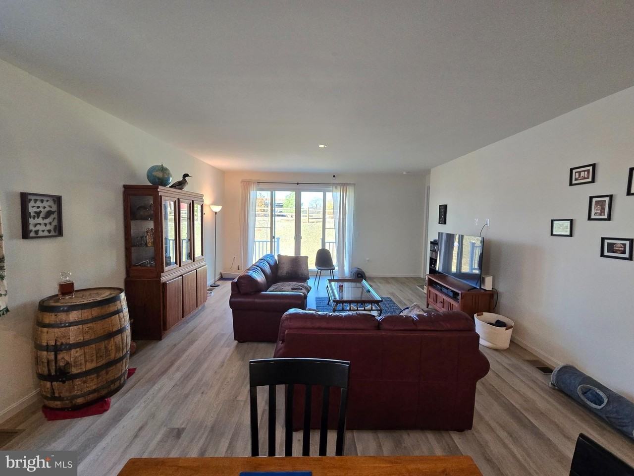 609 Clover Ln - Photo 4 of 19