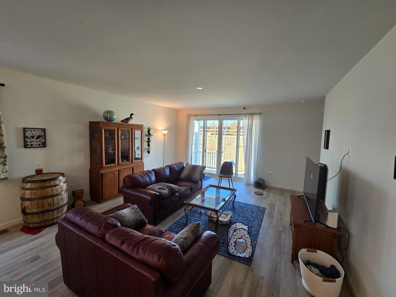 609 Clover Ln - Photo 5 of 19