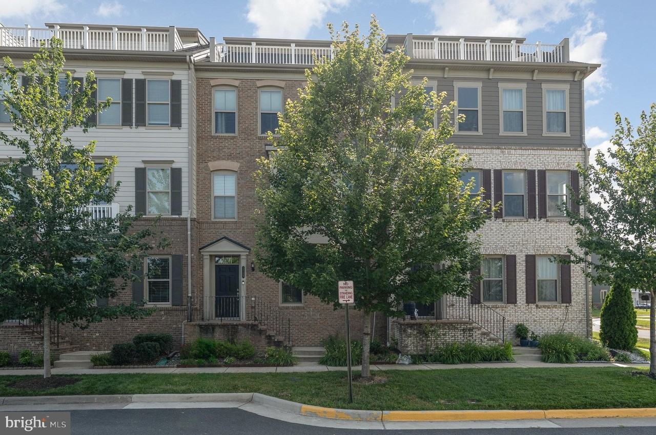 1729 Cottonwood Grove Rd - Photo 2 of 26