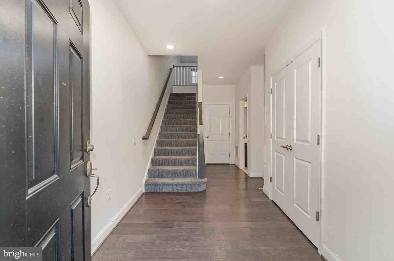 1729 Cottonwood Grove Rd - Photo 5 of 26