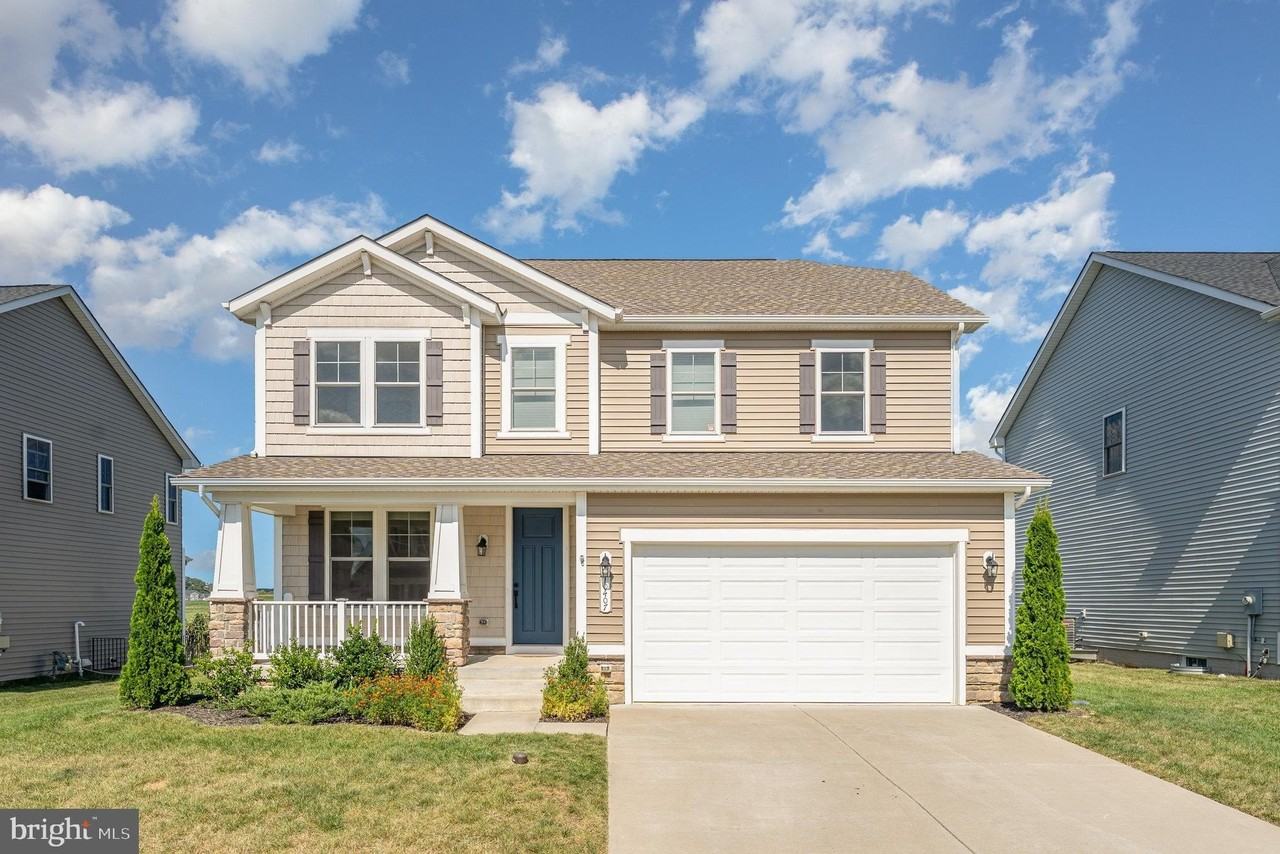 10407 Spotswood Dr - Photo 2 of 46