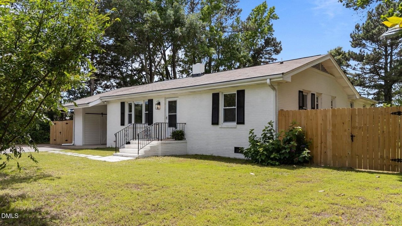 314 Wrenn St - Photo 2 of 23