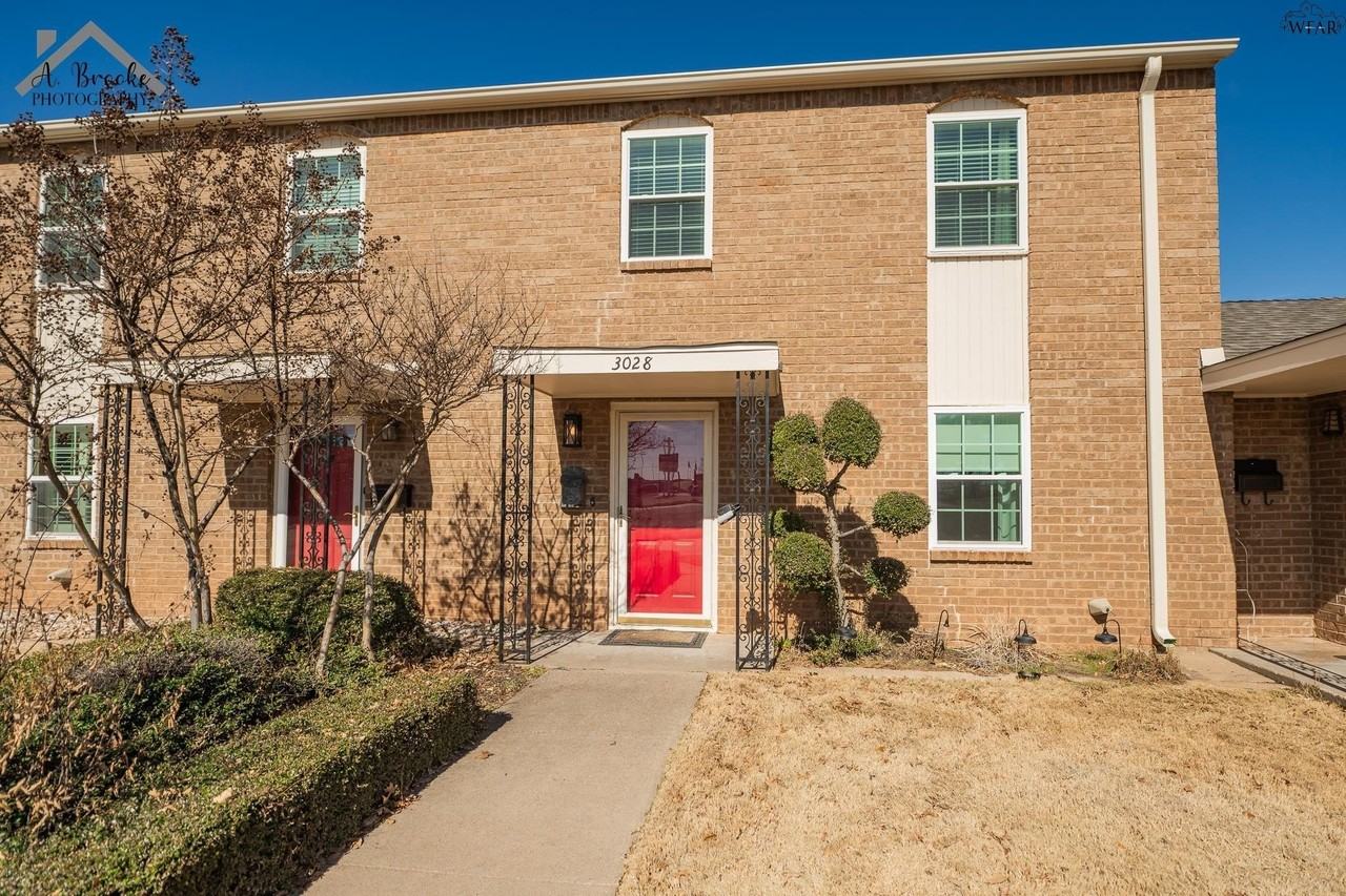 3028 Barrywood Dr - Photo 3 of 35