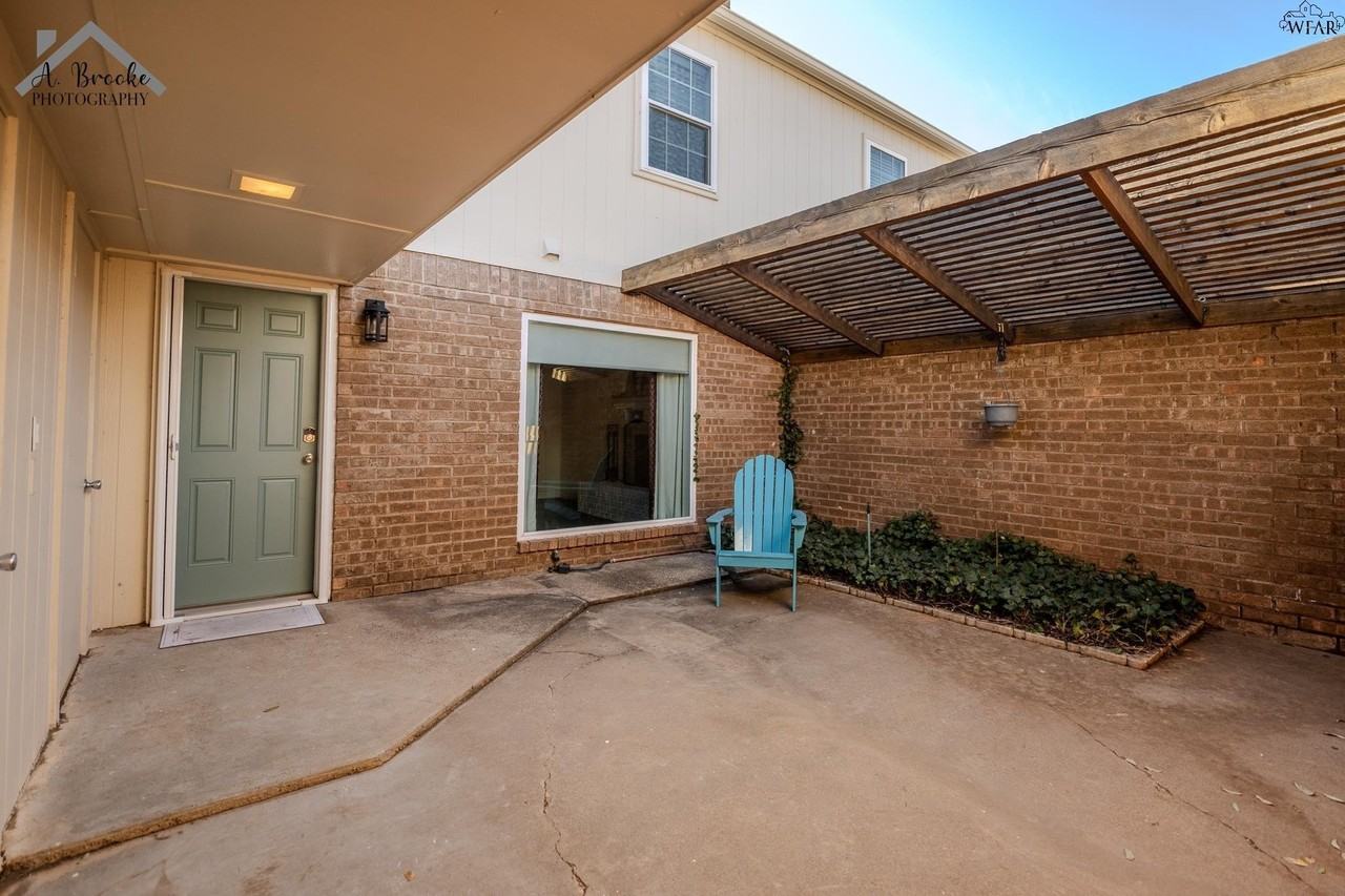 3028 Barrywood Dr - Photo 5 of 35