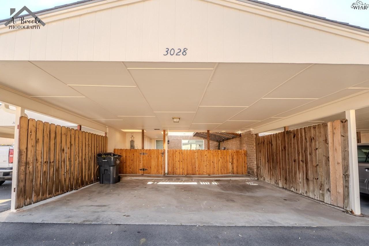 3028 Barrywood Dr - Photo 7 of 35