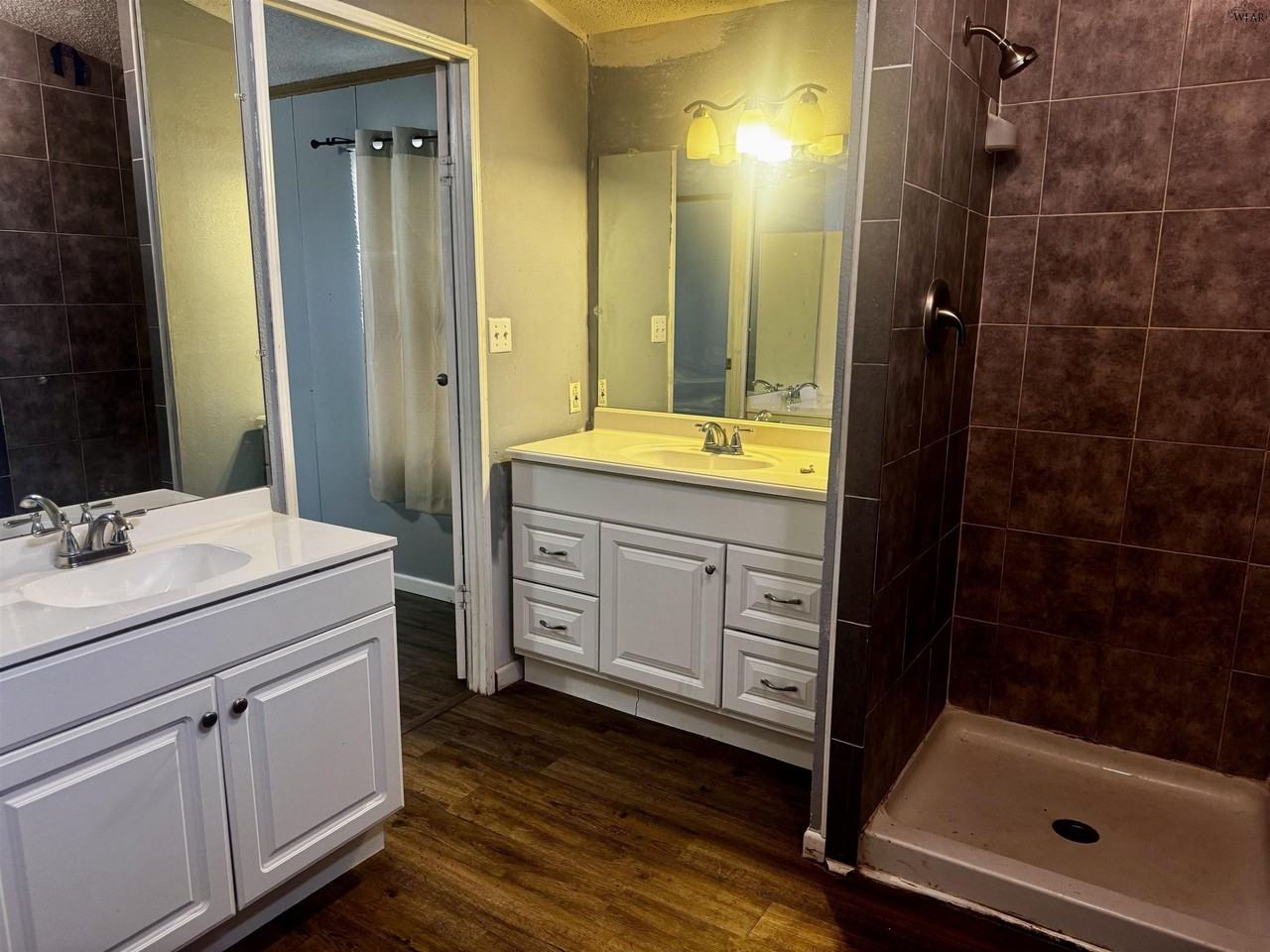 1102 E Spring St - Photo 5 of 15