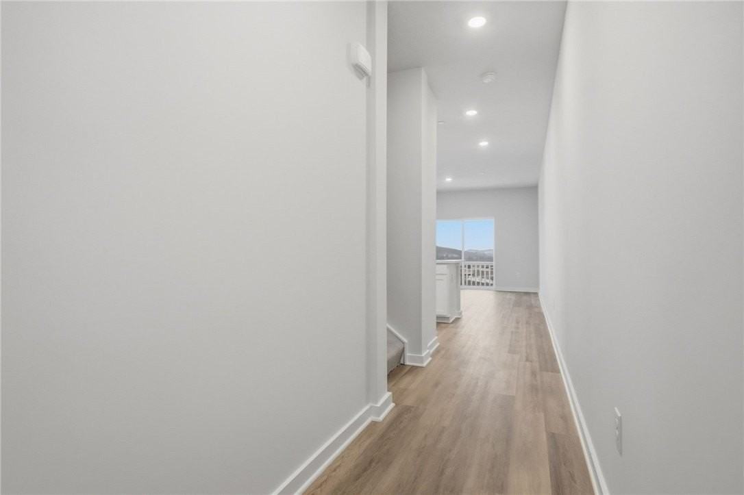 140 Scotland Ln - Photo 3 of 31