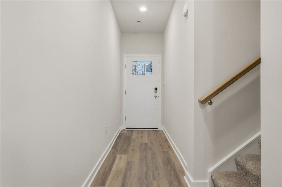 140 Scotland Ln - Photo 4 of 31