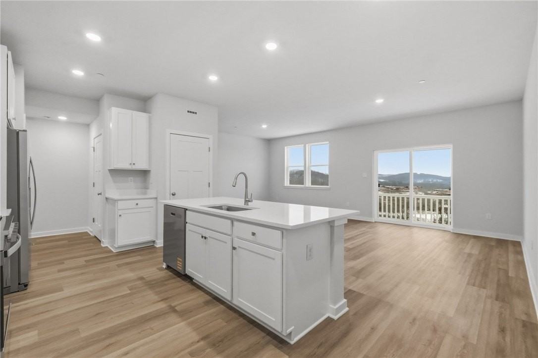 140 Scotland Ln - Photo 5 of 31