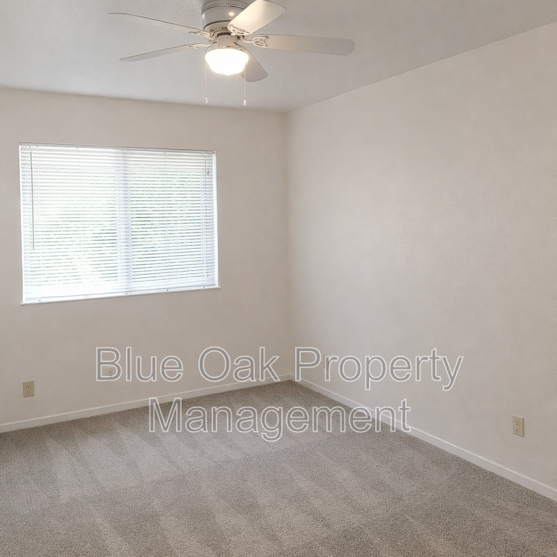 635 Ivy St #3 - Photo 4 of 5